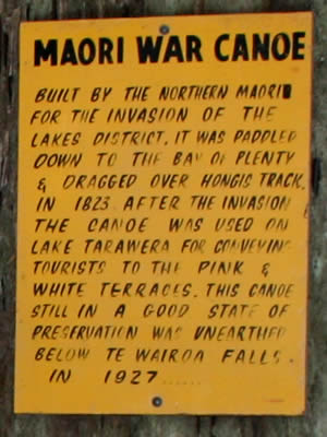 Information board telling about the discovery of the Maori War Canoe
